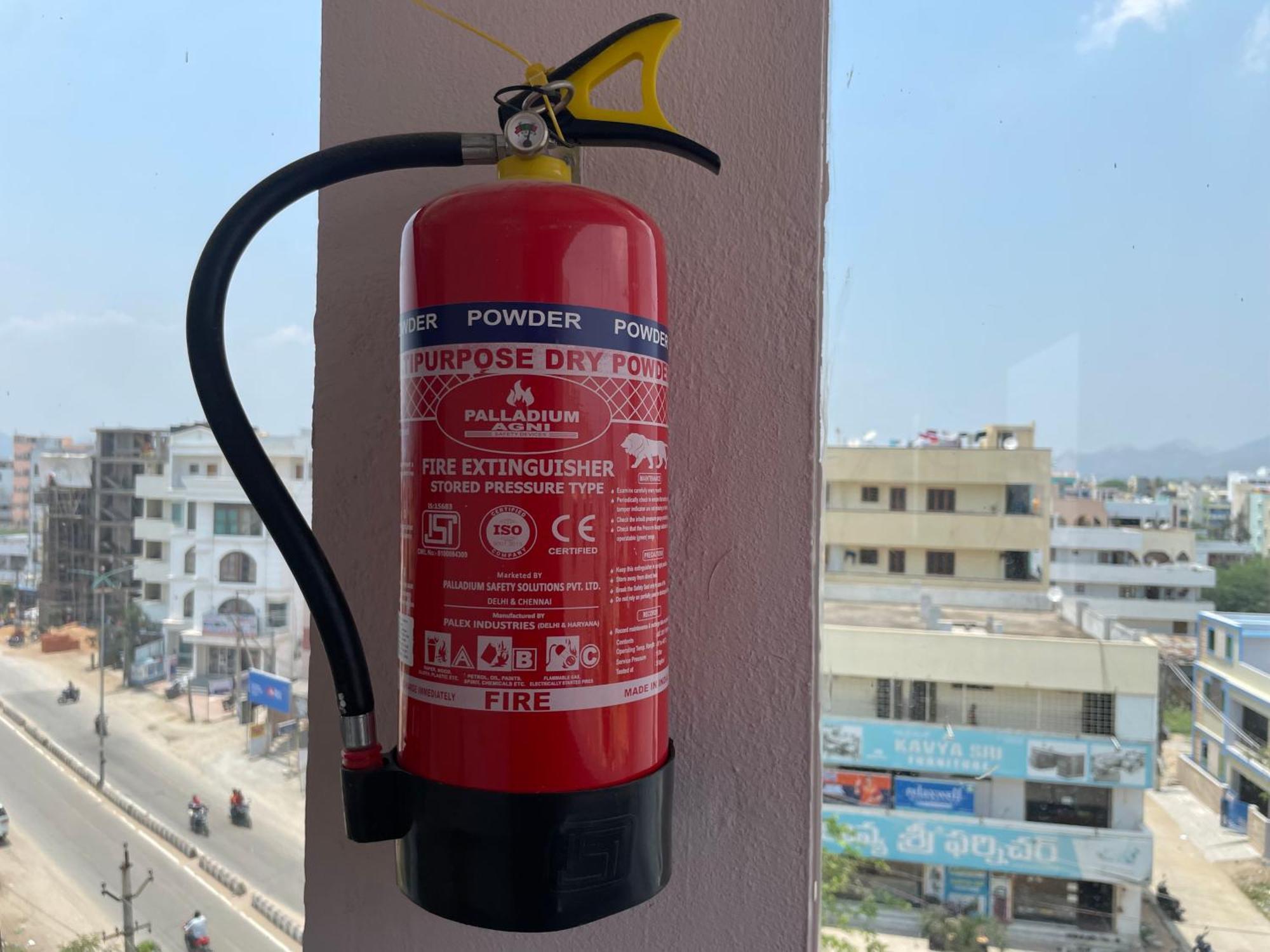 Pearl Stays, Tirupati - Very Convenient For The People Coming From Bangalore And Chennai - You Can Skip City Traffic While Reaching Any Temple In Tirupati - Covered Parking - 24Hrs Front Desk And Hot Water - Free Wifi - Flexible Checkin-In Check-Out Exterior photo