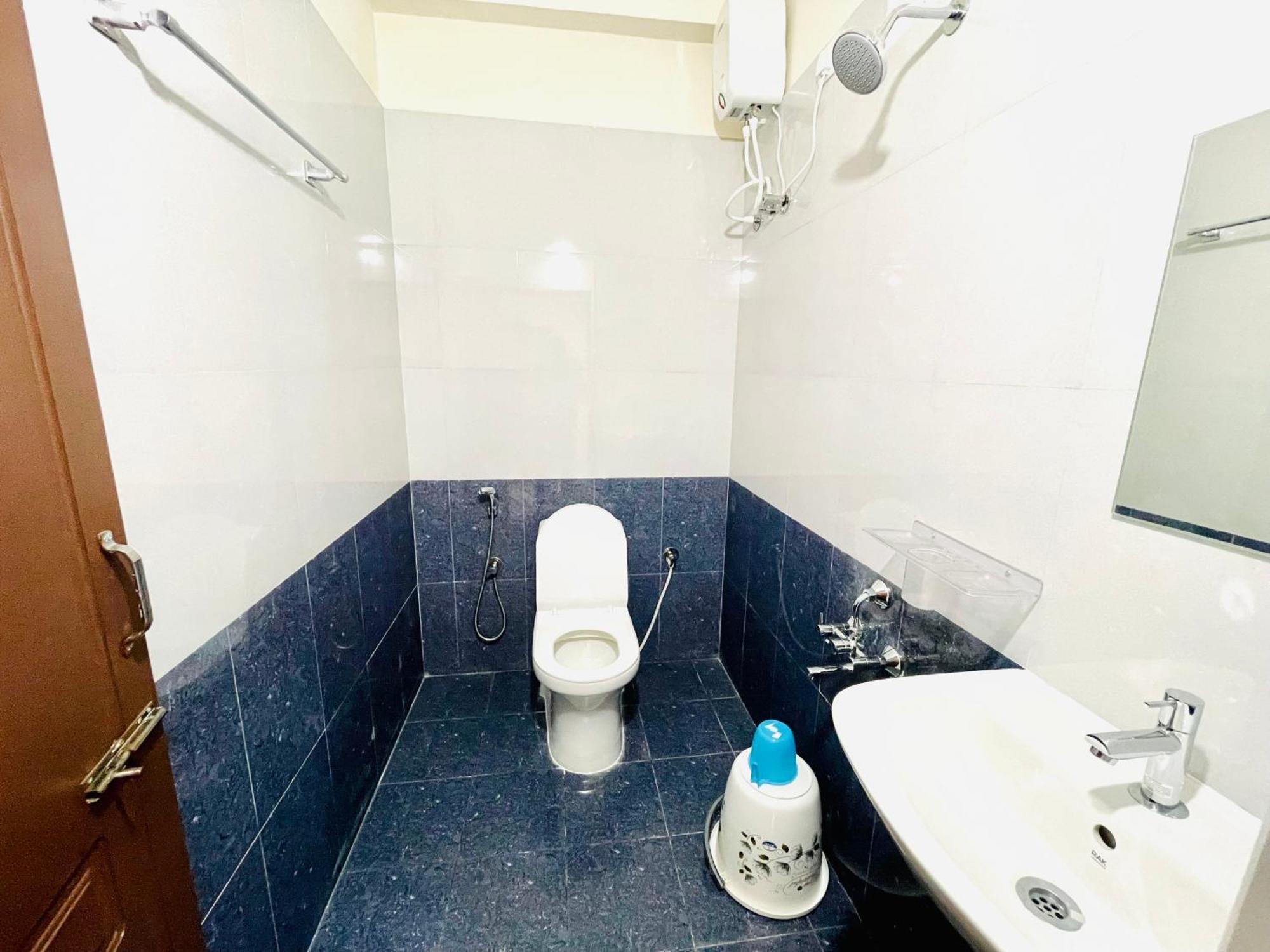 Pearl Stays, Tirupati - Very Convenient For The People Coming From Bangalore And Chennai - You Can Skip City Traffic While Reaching Any Temple In Tirupati - Covered Parking - 24Hrs Front Desk And Hot Water - Free Wifi - Flexible Checkin-In Check-Out Exterior photo