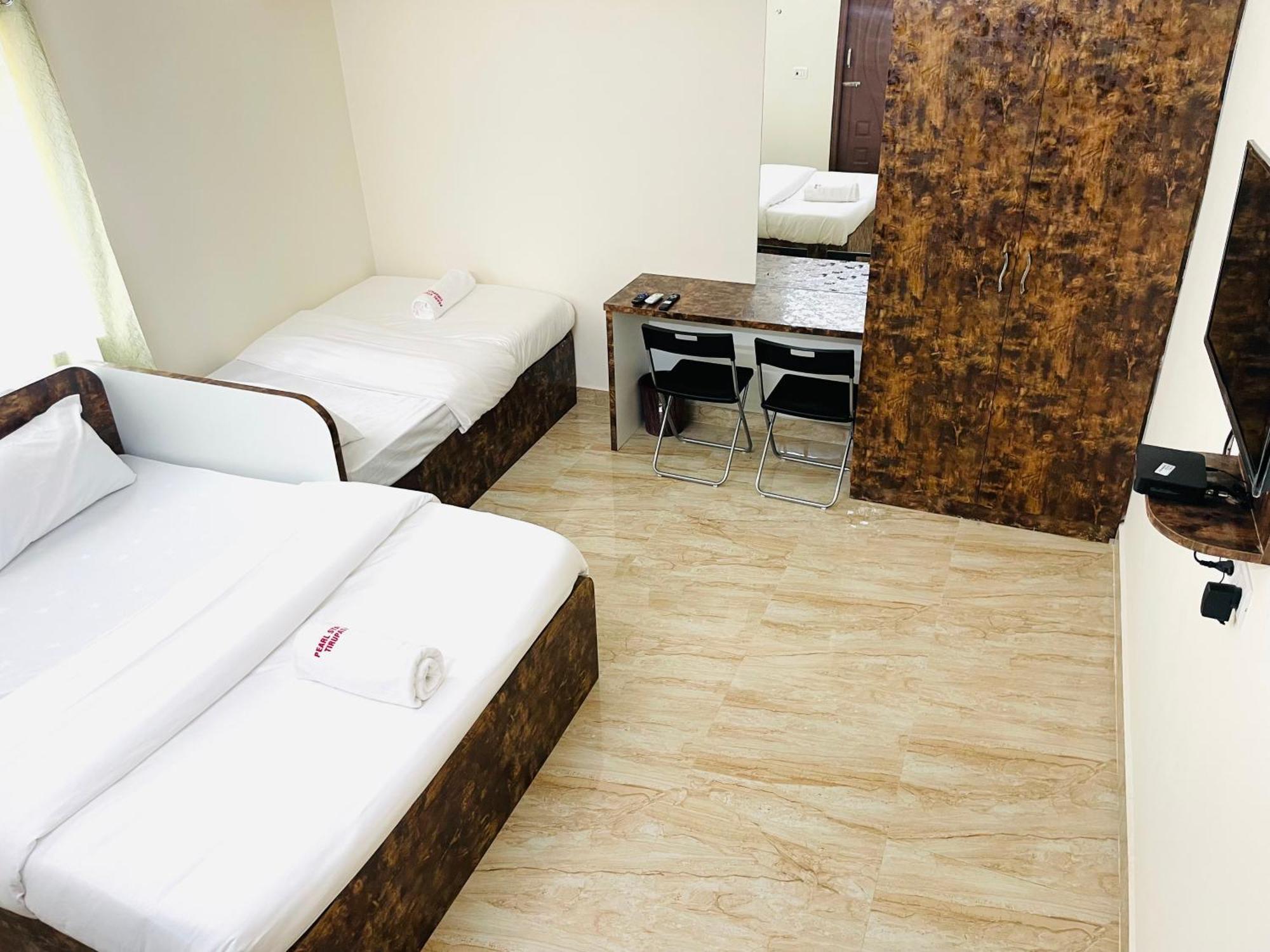 Pearl Stays, Tirupati - Very Convenient For The People Coming From Bangalore And Chennai - You Can Skip City Traffic While Reaching Any Temple In Tirupati - Covered Parking - 24Hrs Front Desk And Hot Water - Free Wifi - Flexible Checkin-In Check-Out Exterior photo