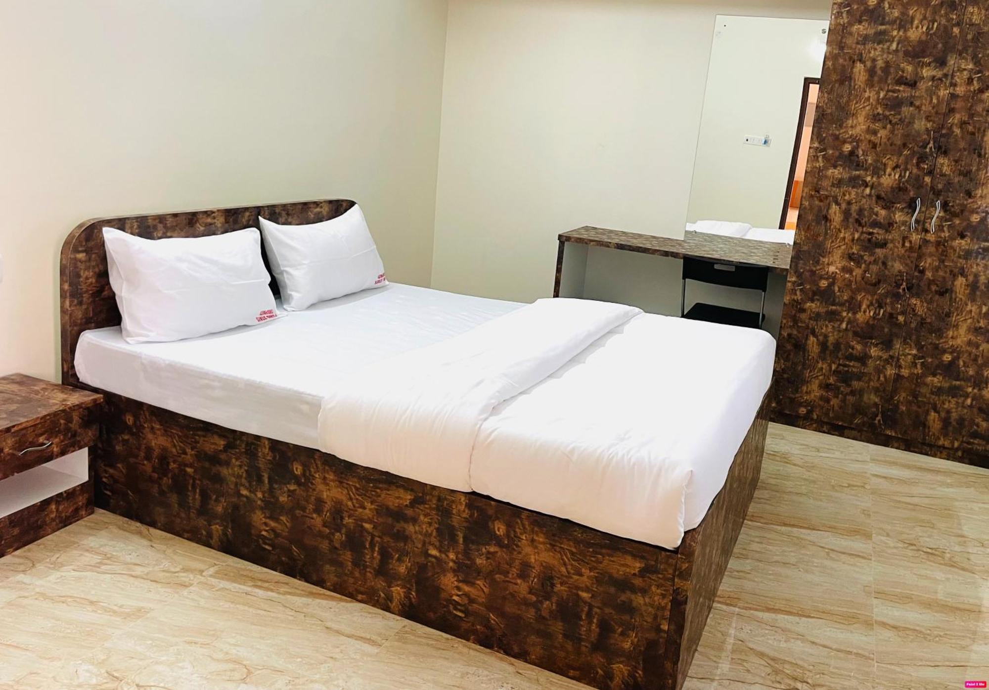 Pearl Stays, Tirupati - Very Convenient For The People Coming From Bangalore And Chennai - You Can Skip City Traffic While Reaching Any Temple In Tirupati - Covered Parking - 24Hrs Front Desk And Hot Water - Free Wifi - Flexible Checkin-In Check-Out Exterior photo
